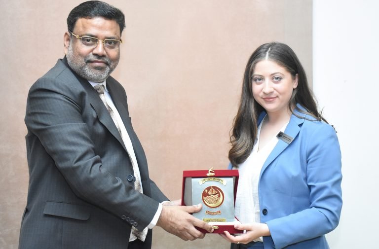 Karachi University members